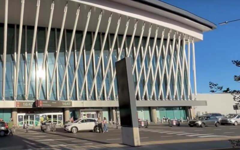 Cayó una azafata de Aerolíneas Argentinas por contrabando en Ezeiza